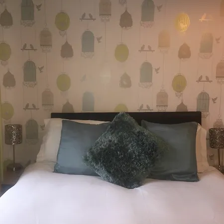 Pensión Seacrest Only 4*